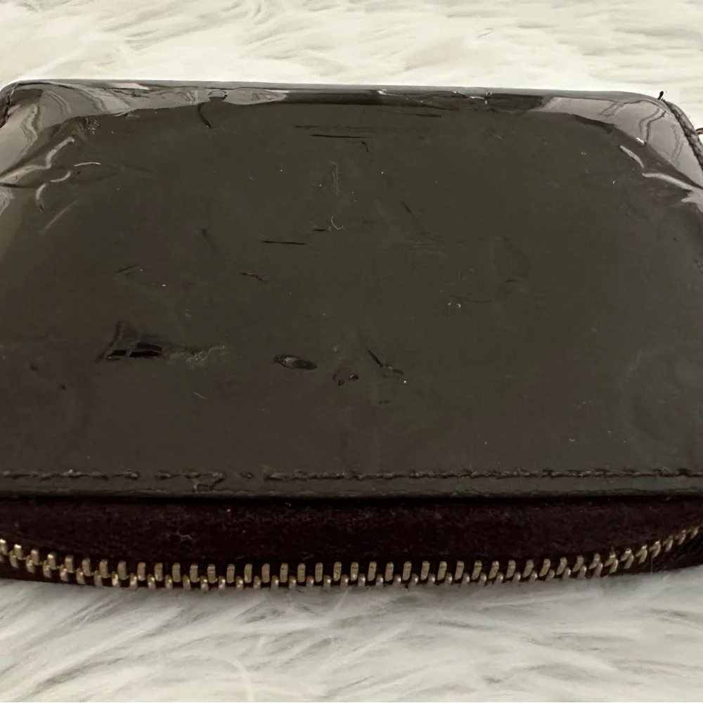 Louis Vuitton this wallet